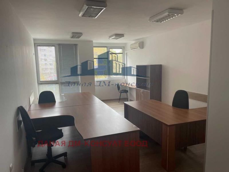 Te huur  Kantoor Sjumen , Dobrudzjanski , 57 m² | 37458247