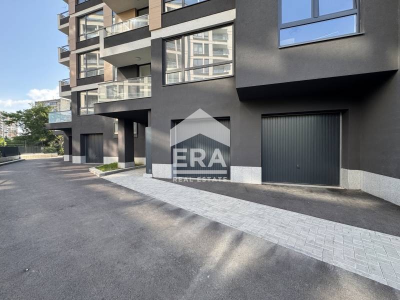 En renta  Cochera Sofia , Bakston , 18 metros cuadrados | 35573521