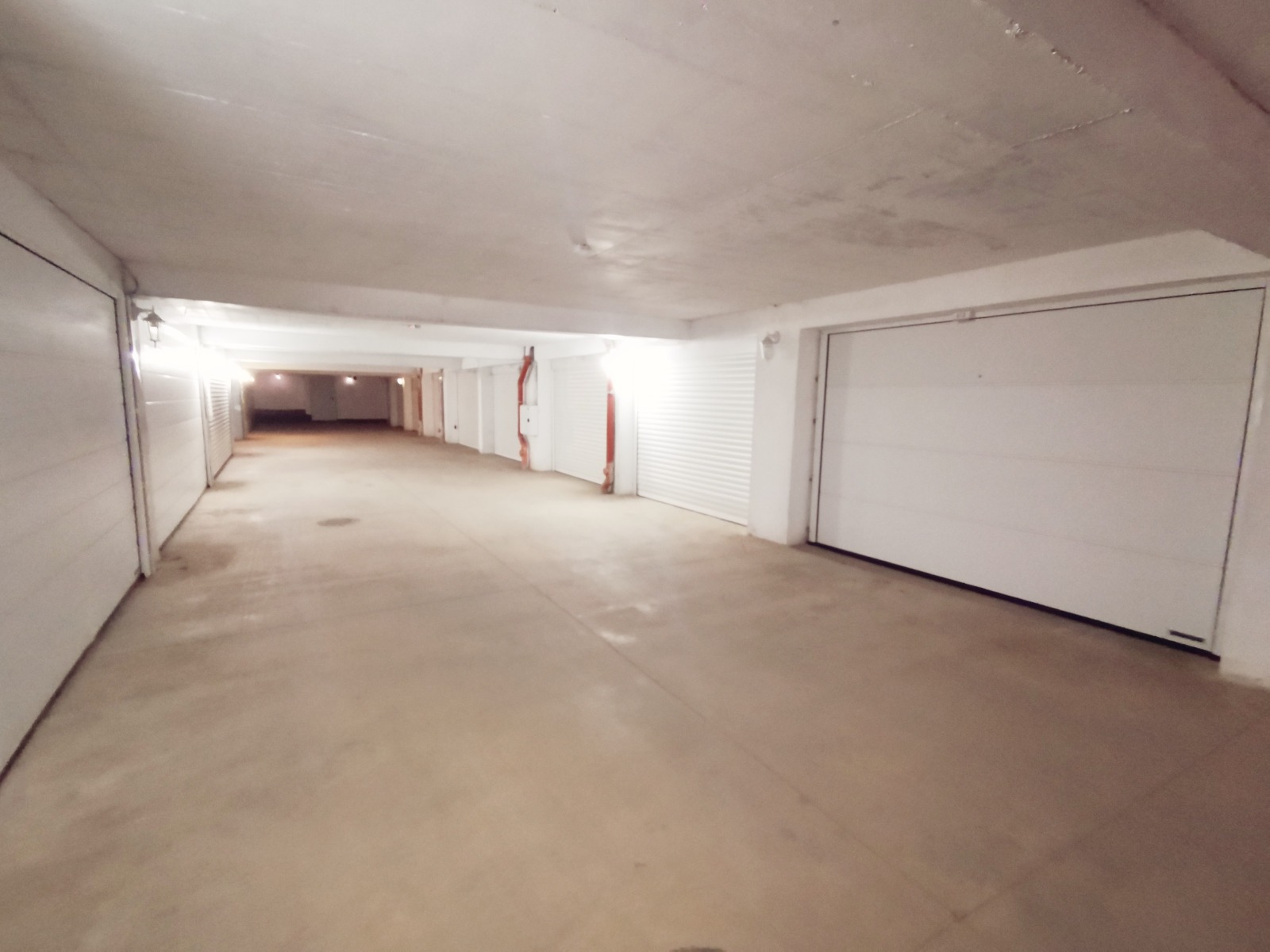 Дава под наем ГАРАЖ, ПАРКОМЯСТО, гр. Стара Загора, Опълченски, снимка 3 - Гаражи и паркоместа - 53920876