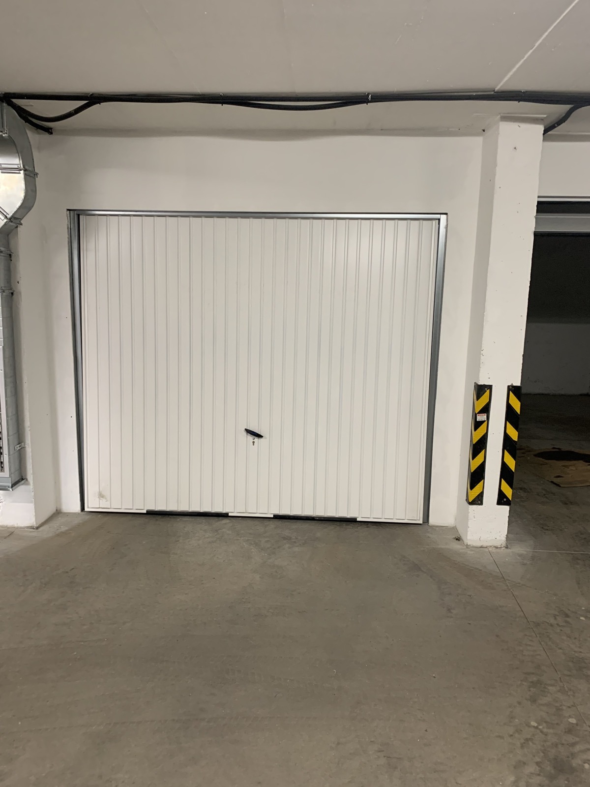 Дава под наем ГАРАЖ, ПАРКОМЯСТО, гр. София, Център, снимка 6 - Гаражи и паркоместа - 53619125