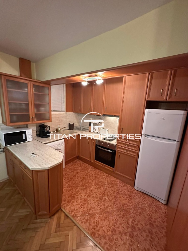 De inchiriat  1 dormitor Burgas , Țentâr , 70 mp | 25482285 - imagine [3]