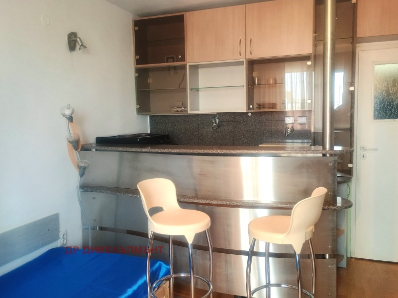 Дава под наем  1-стаен град София , Център , 31 кв.м | 48043055