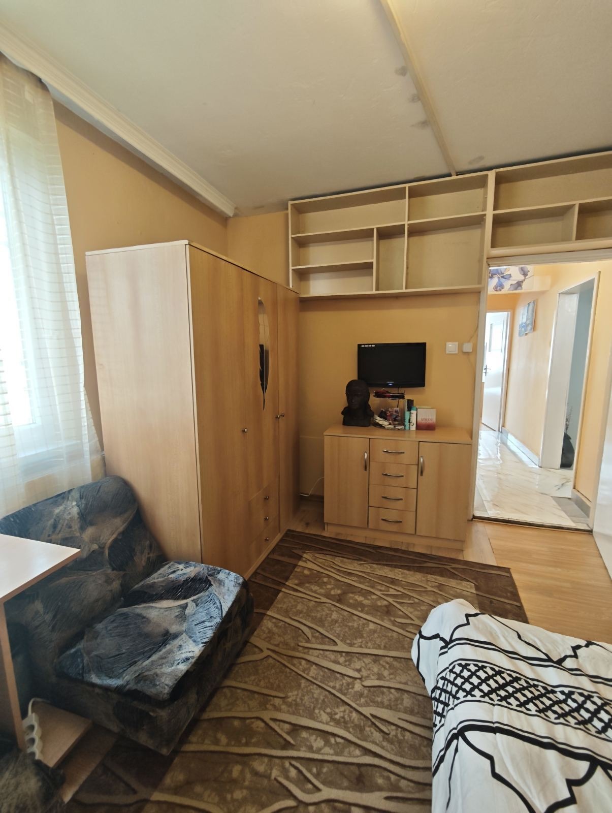 Дава под наем 2-СТАЕН, гр. София, Света Троица, снимка 2 - Апартаменти - 54448885