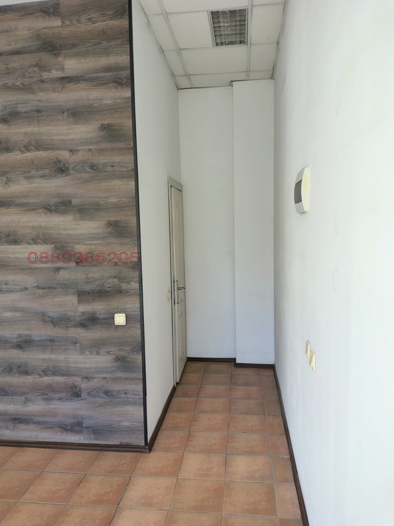 Дава под Наем МАГАЗИН в град София, Люлин 6 - 30 кв.м / 349 € » 682.58 лв.