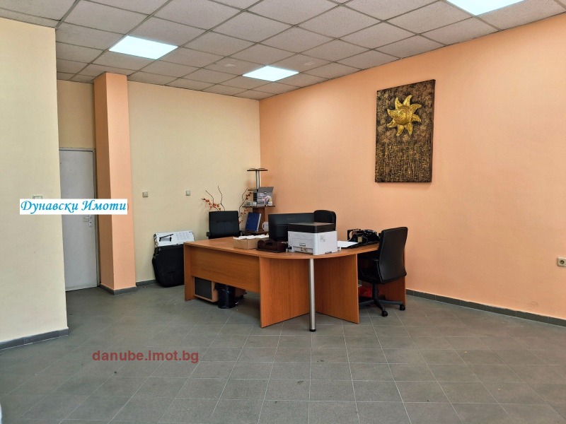 Дава под наем МАГАЗИН, гр. Русе, Широк център