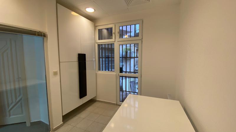 Издаје се  Канцеларија Софија , Центар , 60 м2 | 49912495 - слика [7]