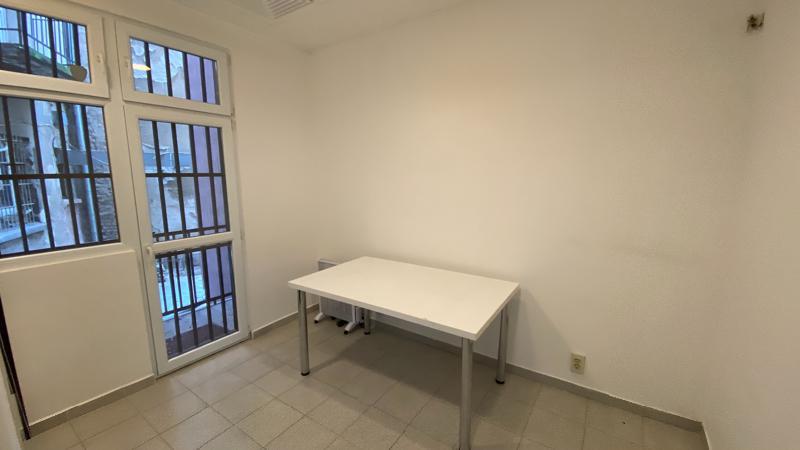Издаје се  Канцеларија Софија , Центар , 60 м2 | 49912495 - слика [4]