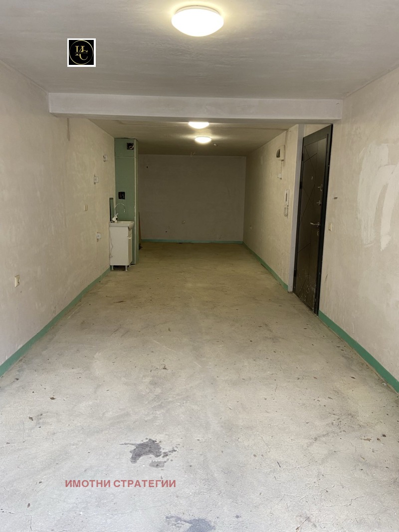 Дава под наем ГАРАЖ, ПАРКОМЯСТО, гр. Варна, Колхозен пазар