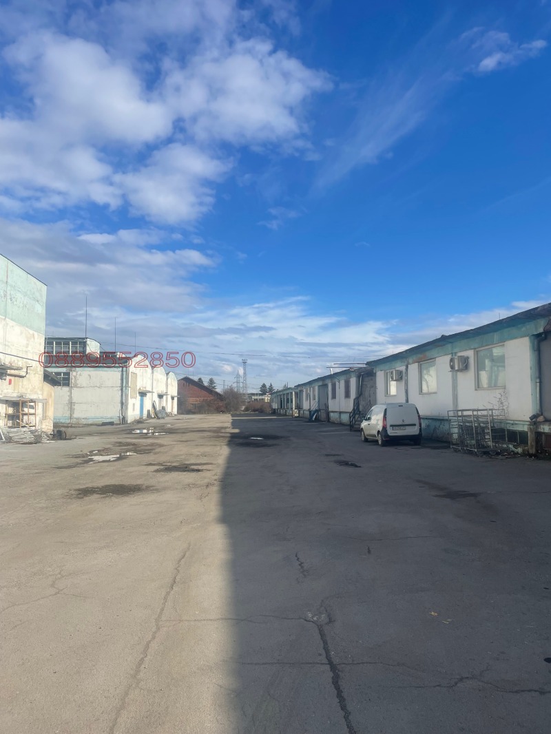 Дава под Наем СКЛАД в град София, Илиянци - 560 кв.м / 2 072 € » 4 052.48 лв.