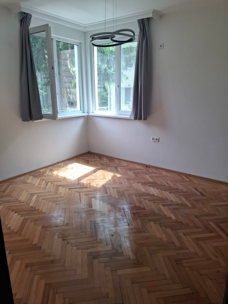 Издаје се  2 спаваће собе Софија , Лозенец , 90 м2 | 95634470 - слика [4]