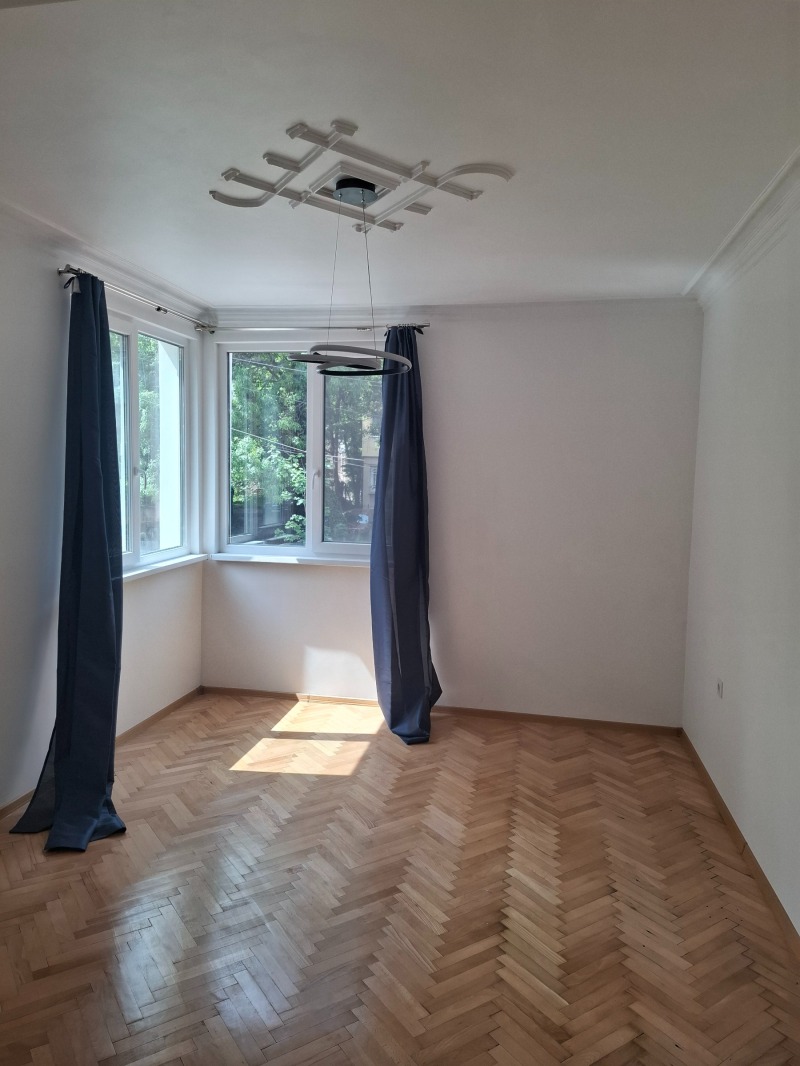 Издаје се  2 спаваће собе Софија , Лозенец , 90 м2 | 95634470 - слика [2]