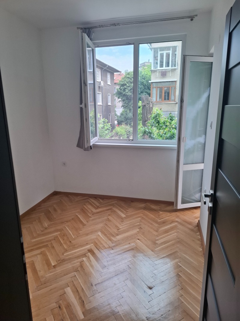 Издаје се  2 спаваће собе Софија , Лозенец , 90 м2 | 95634470 - слика [3]