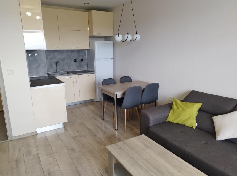 Para alugar  1 quarto Plovdiv , Hristo Smirnenski , 67 m² | 28719102