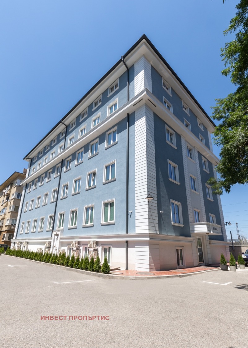 Дава под Наем СТАЯ в град София, Банишора - 17 кв.м / 419.26 € » 820 лв., ИНВЕСТ ПРОПЪРТИС