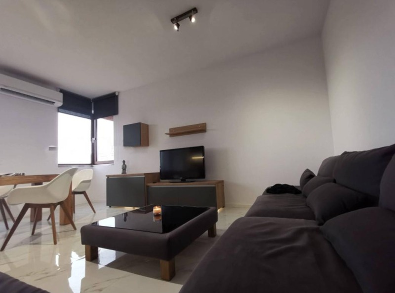 Издаје се  2 спаваће собе Пловдив , Каршијака , 95 м2 | 79674903 - слика [4]
