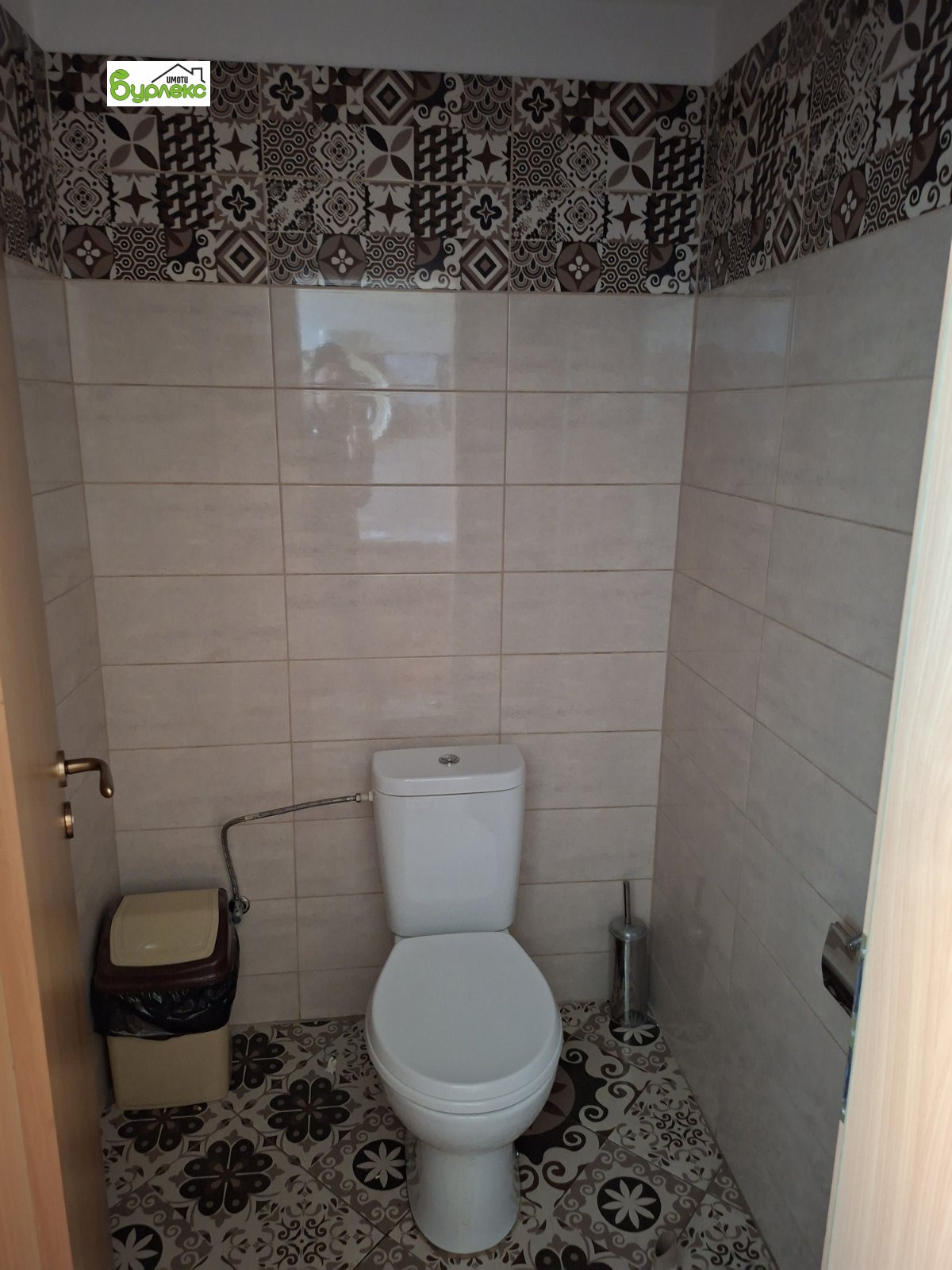 Дава под наем ОФИС, гр. Аксаково, област Варна, снимка 16 - Офиси - 53634462