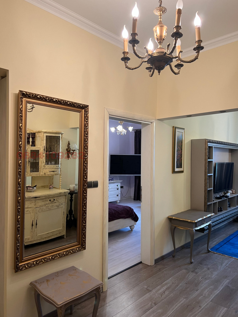 Дава под наем 3-СТАЕН, гр. София, Център, снимка 2 - Апартаменти - 52954187