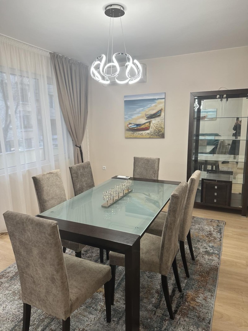 Дава под нем  3-стаен, град Бургас, Възраждане •  700 EUR • ID 39466672 — holmes.bg - [1] 