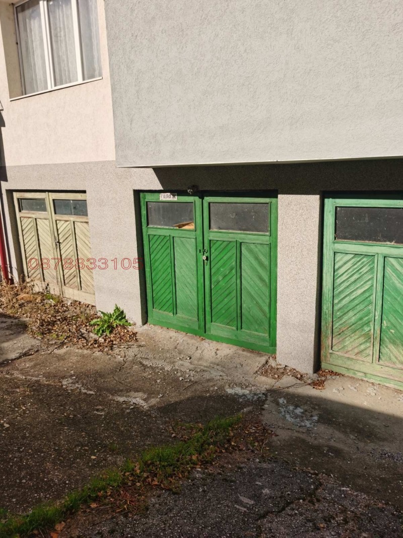 Дава под наем ГАРАЖ, ПАРКОМЯСТО, гр. Ловеч, Дикисана