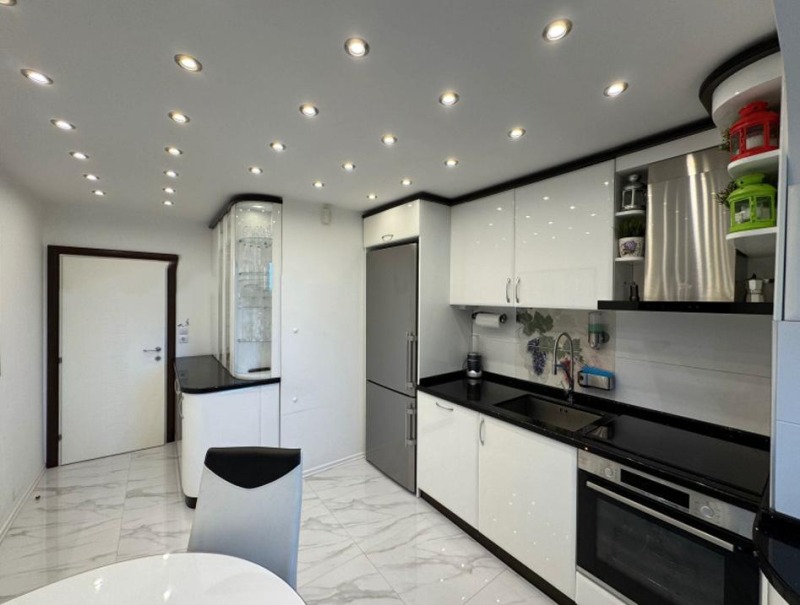 K pronájmu  2 ložnice Sofia , Mladost 1 , 78 m2 | 45216288 - obraz [5]