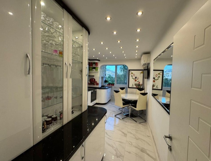 K pronájmu  2 ložnice Sofia , Mladost 1 , 78 m2 | 45216288 - obraz [7]