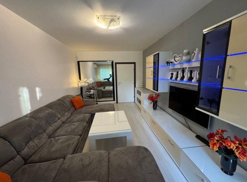 K pronájmu  2 ložnice Sofia , Mladost 1 , 78 m2 | 45216288 - obraz [2]