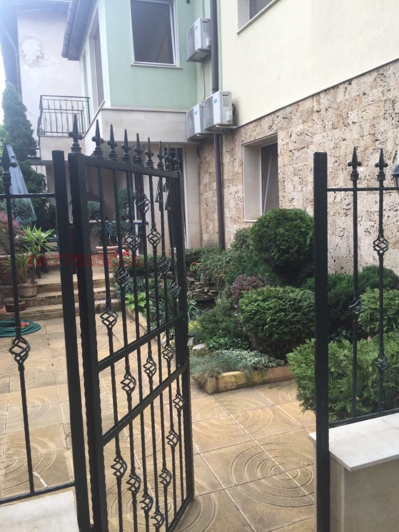 Дава под наем ЕТАЖ ОТ КЪЩА, гр. Плевен, Широк център