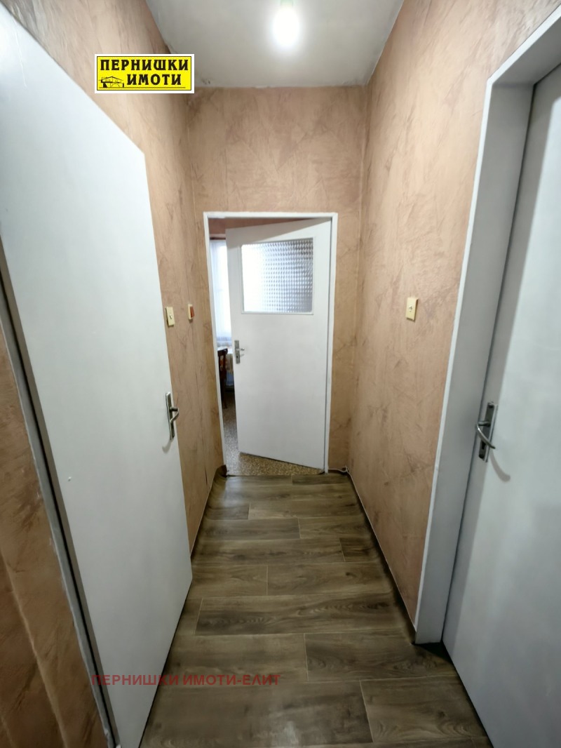 Дава под наем  2-стаен град Перник , Изток , 67 кв.м | 29940615 - изображение [8]