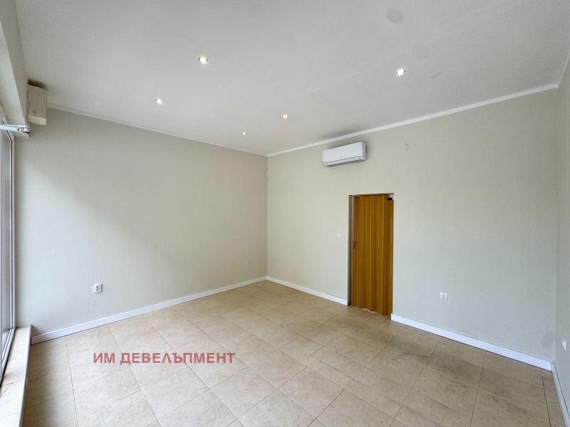 Kiadó  Üzlet Pernik , Mosino , 40 négyzetméter | 62161744