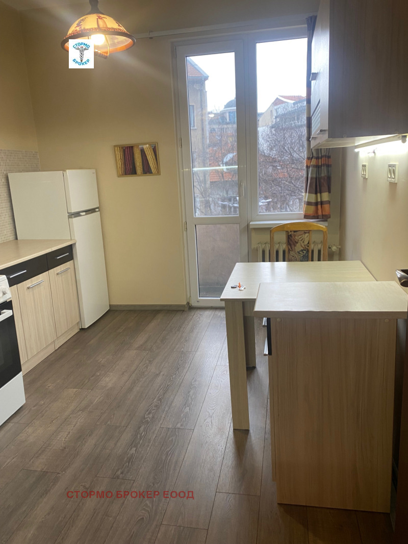 Дава под наем 2-СТАЕН, гр. София, Център