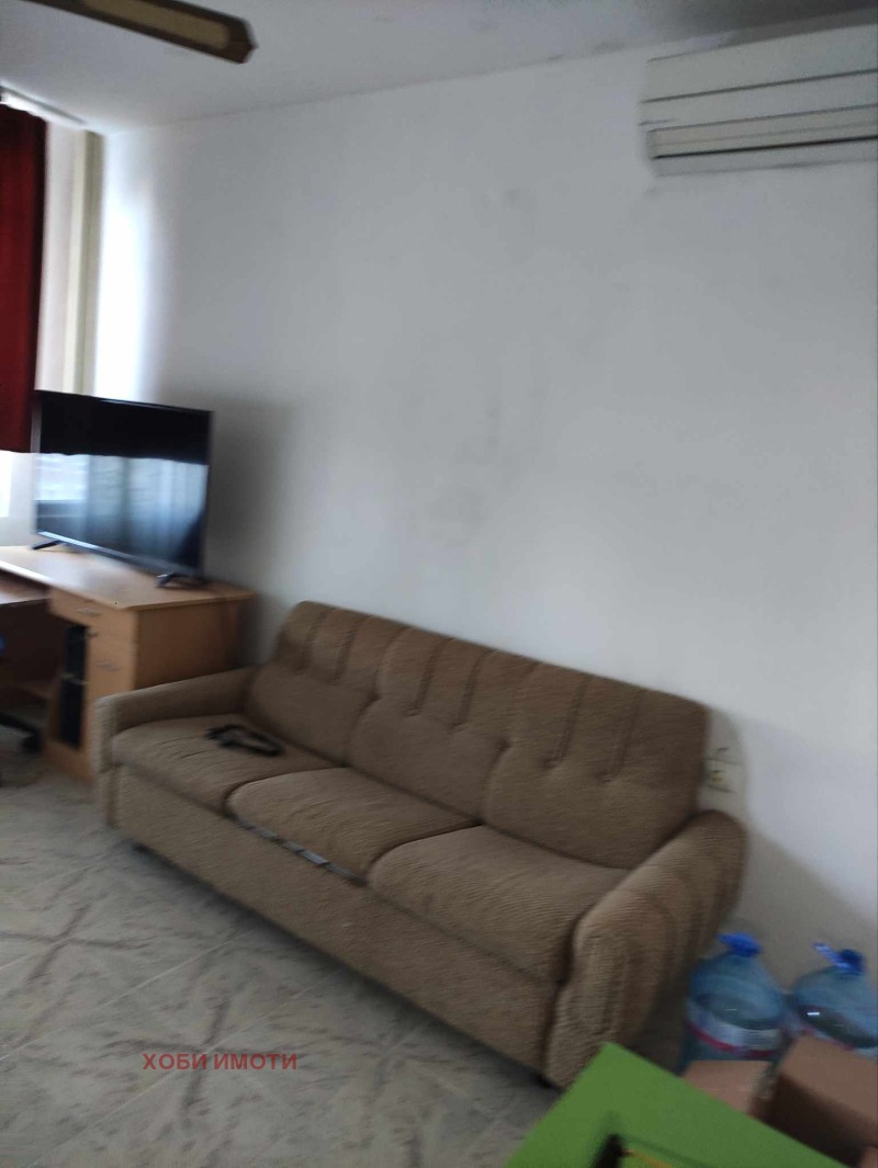 Дава под нем  2-стаен, град Пловдив, Южен •  256 EUR • ID 73809619 — holmes.bg - [1] 