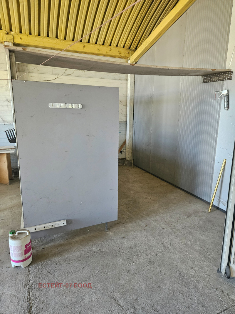 För uthyrning  Industribyggnad Plovdiv , Industrialna zona - Jug , 1200 kvm | 18440505 - bild [4]