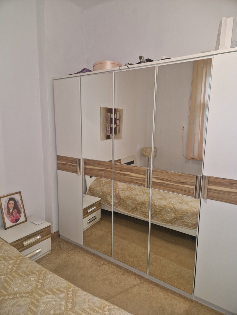 Дава под Наем ЕТАЖ ОТ КЪЩА в град Пловдив, Център - 90 кв.м / 600 € » 1 173.50 лв., ЙОЧЕВА