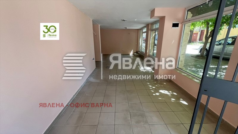 Дава под наем МАГАЗИН, гр. Варна, Колхозен пазар, снимка 2 - Магазини - 55892627