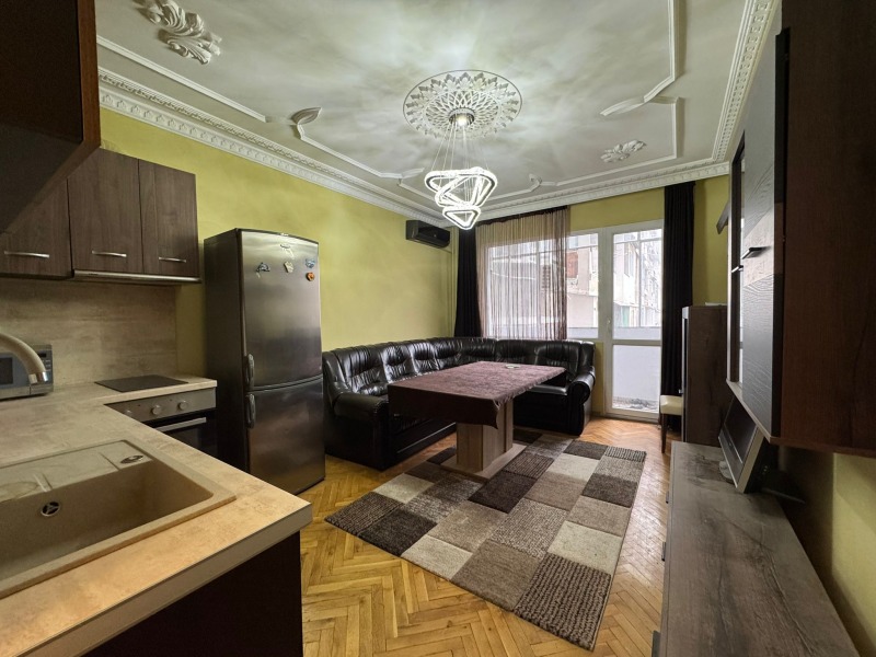 Дава под наем 3-СТАЕН, гр. Варна, Младост 2