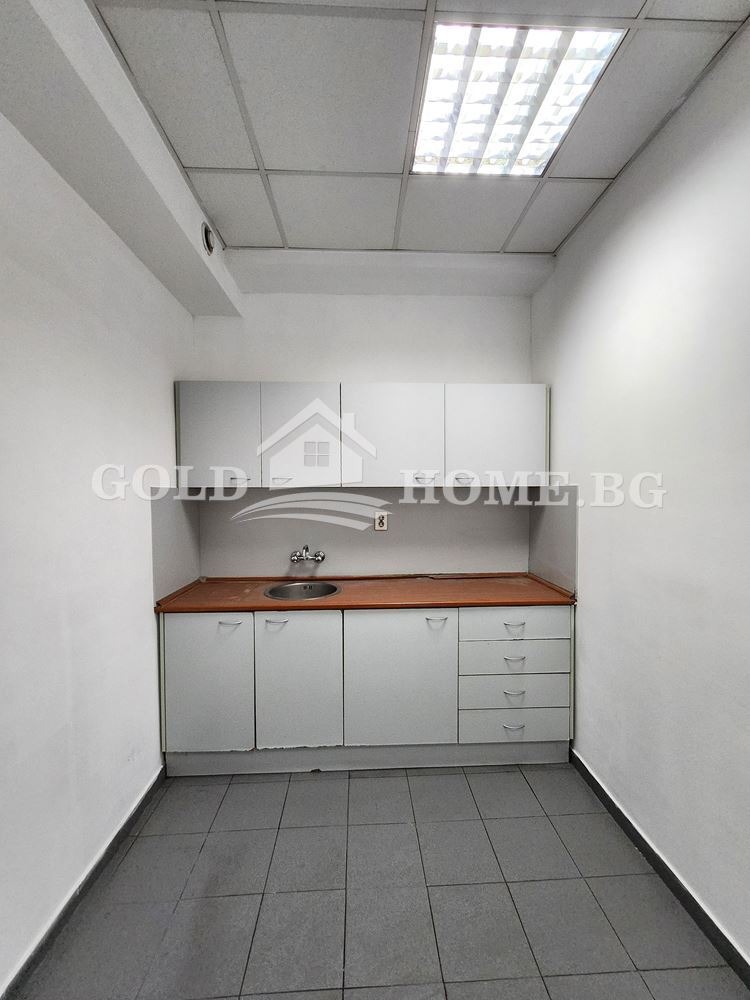 Дава под наем ОФИС, гр. Пловдив, Център, снимка 11 - Офиси - 53589328