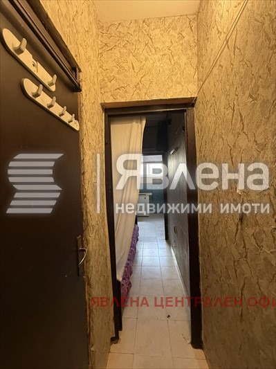 Дава под наем СТАЯ, гр. София, Център, снимка 2 - Стаи под наем - 56379113