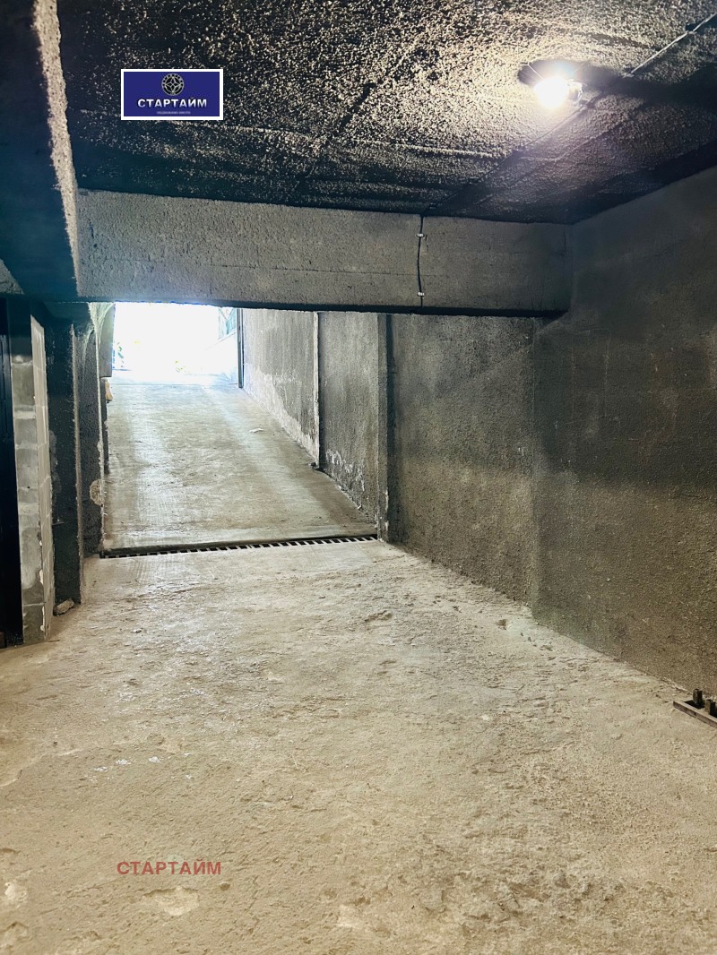 Дава под наем ГАРАЖ, ПАРКОМЯСТО, гр. София, Лагера, снимка 2 - Гаражи и паркоместа - 53307299