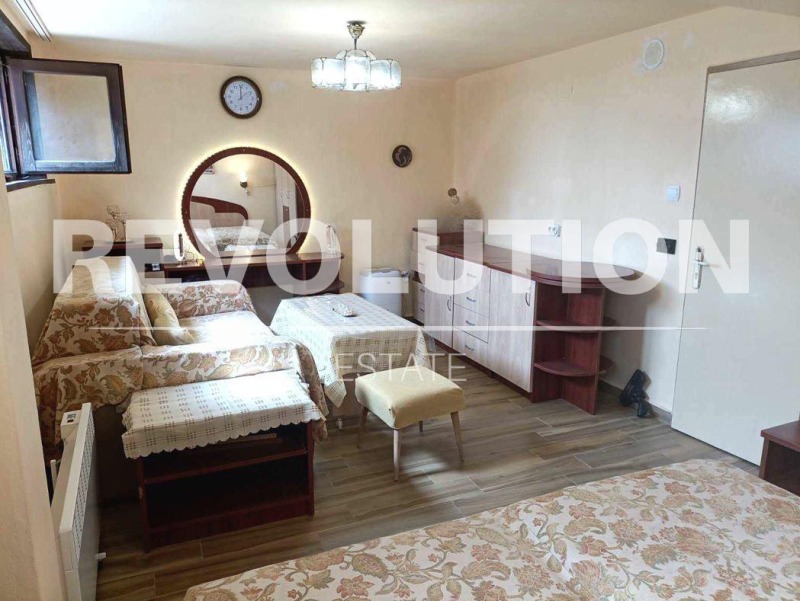 Дава под нем  2-стаен, град Варна, м-т Евксиноград •  225 EUR • ID 15740891 — holmes.bg - [1] 