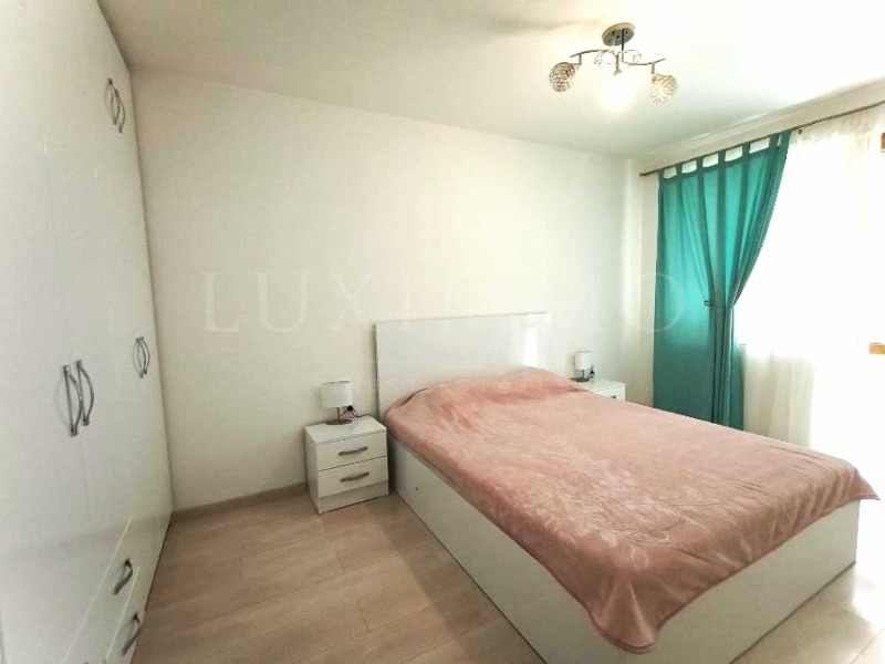 De inchiriat  1 dormitor Burgas , Țentâr , 60 mp | 33559986 - imagine [8]