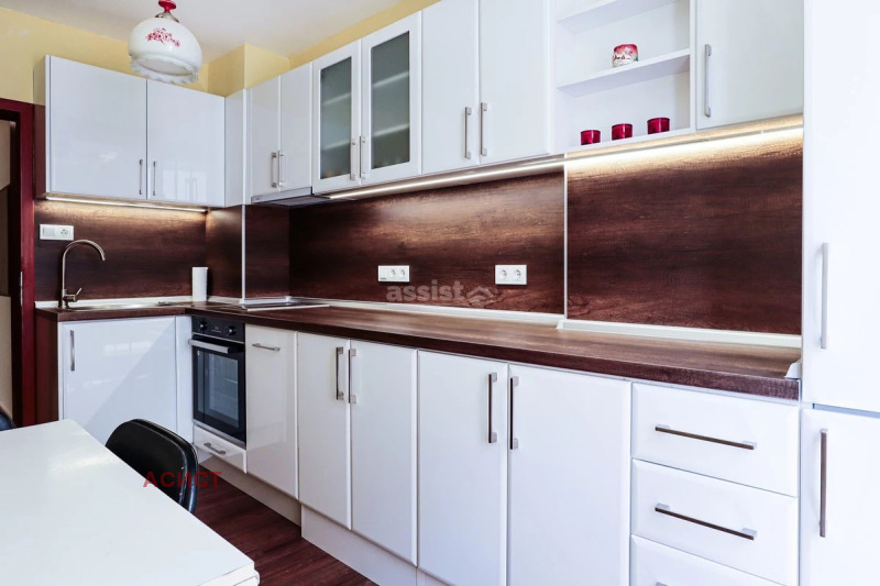 Дава под наем 4-СТАЕН, гр. София, Хладилника, снимка 2 - Апартаменти - 52703578