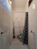 Под наем МАГАЗИН, град Варна, Център • 400 € • 46103319 — Holmes.bg