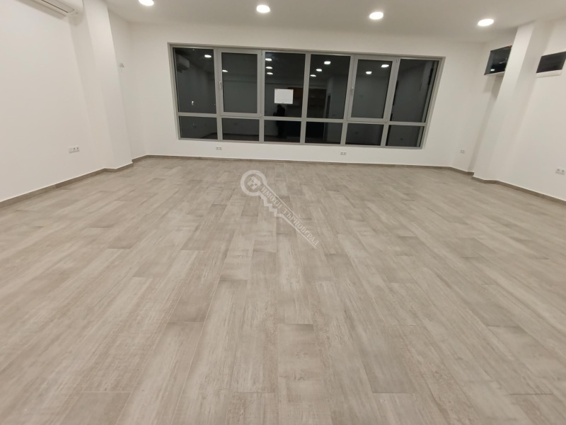 Дава под наем ОФИС, гр. Велико Търново, Център, снимка 3 - Офиси - 52647397