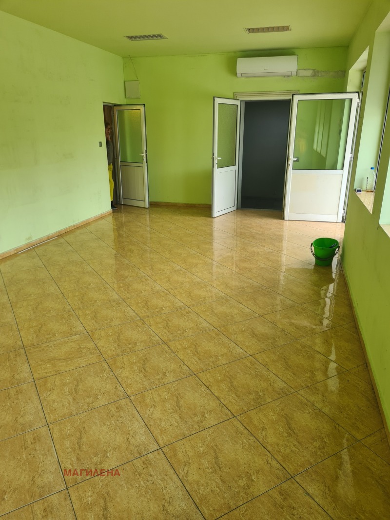 Do wynajęcia  Składowanie Plowdiw , Industrialna zona - Sewer , 70 mkw | 53847941 - obraz [2]