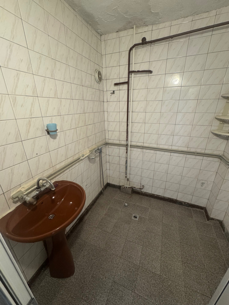 K pronájmu  1 ložnice Sofia , Tolstoj , 62 m2 | 31576086 - obraz [8]