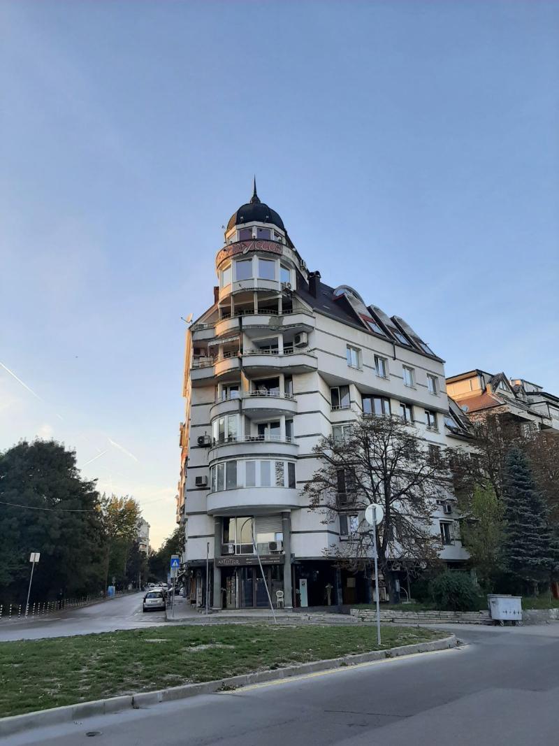 A louer  3 chambres Sofia , Oborichte , 250 m² | 12529490