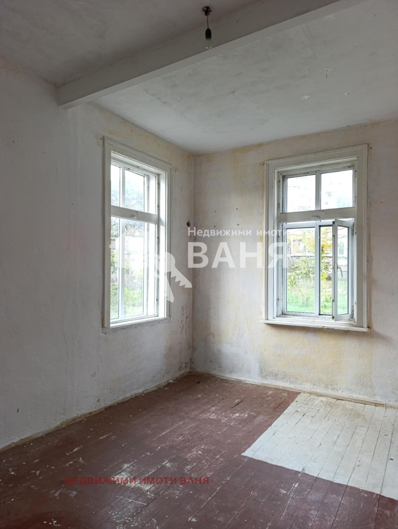 Дава под наем КЪЩА, гр. Карлово, област Пловдив, снимка 3 - Къщи - 53293906