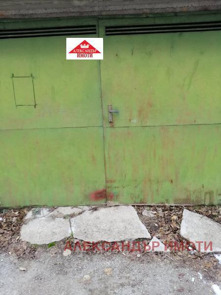 Дава под наем ГАРАЖ, ПАРКОМЯСТО, гр. Ловеч, Младост