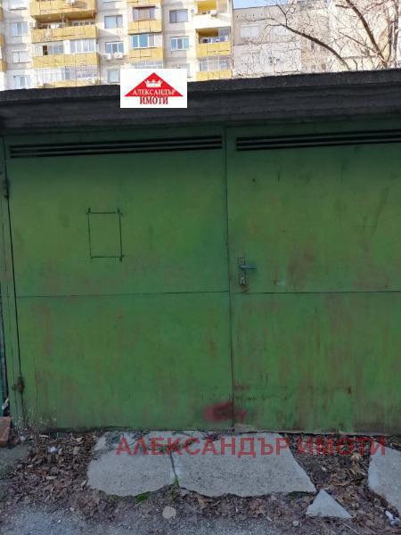 Дава под наем ГАРАЖ, ПАРКОМЯСТО, гр. Ловеч, Младост, снимка 2 - Гаражи и паркоместа - 53170506