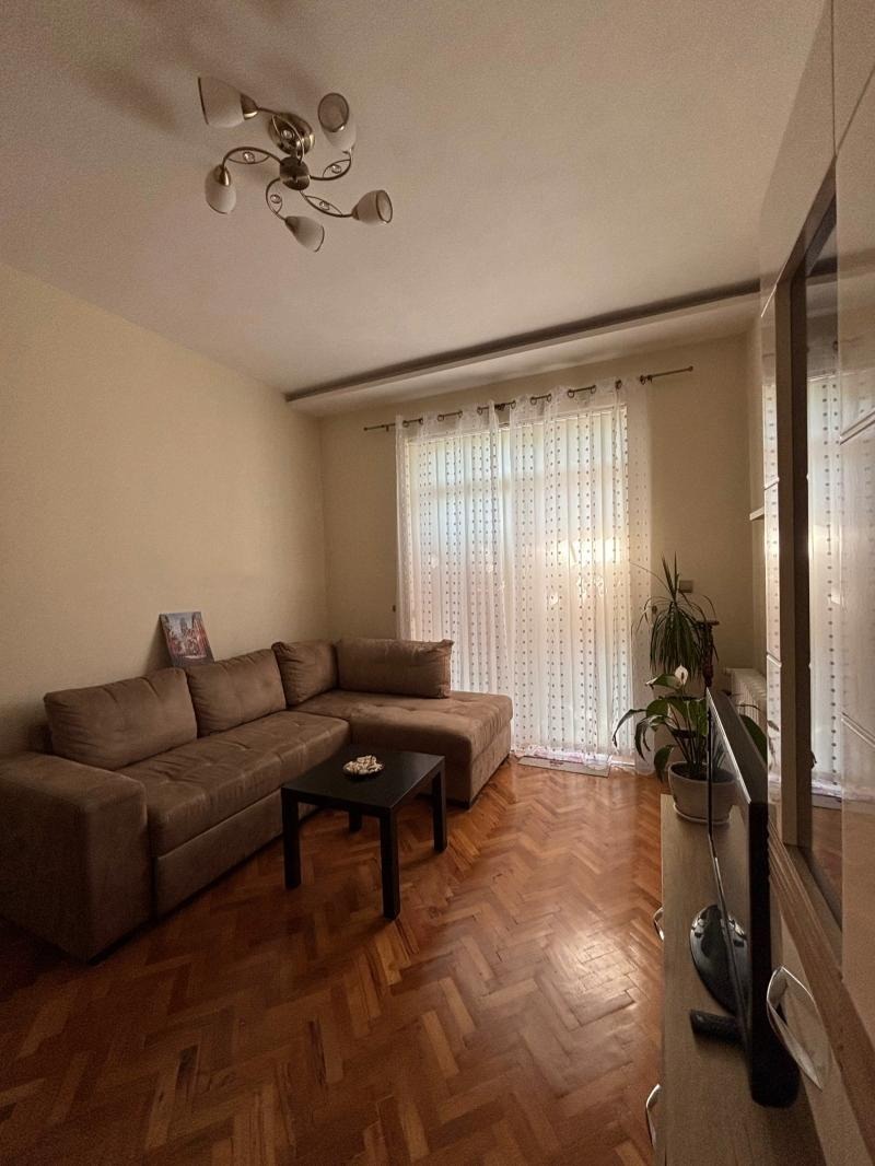 Издаје се  1 спаваћа соба Софија , Гео Милев , 90 м2 | 45865700